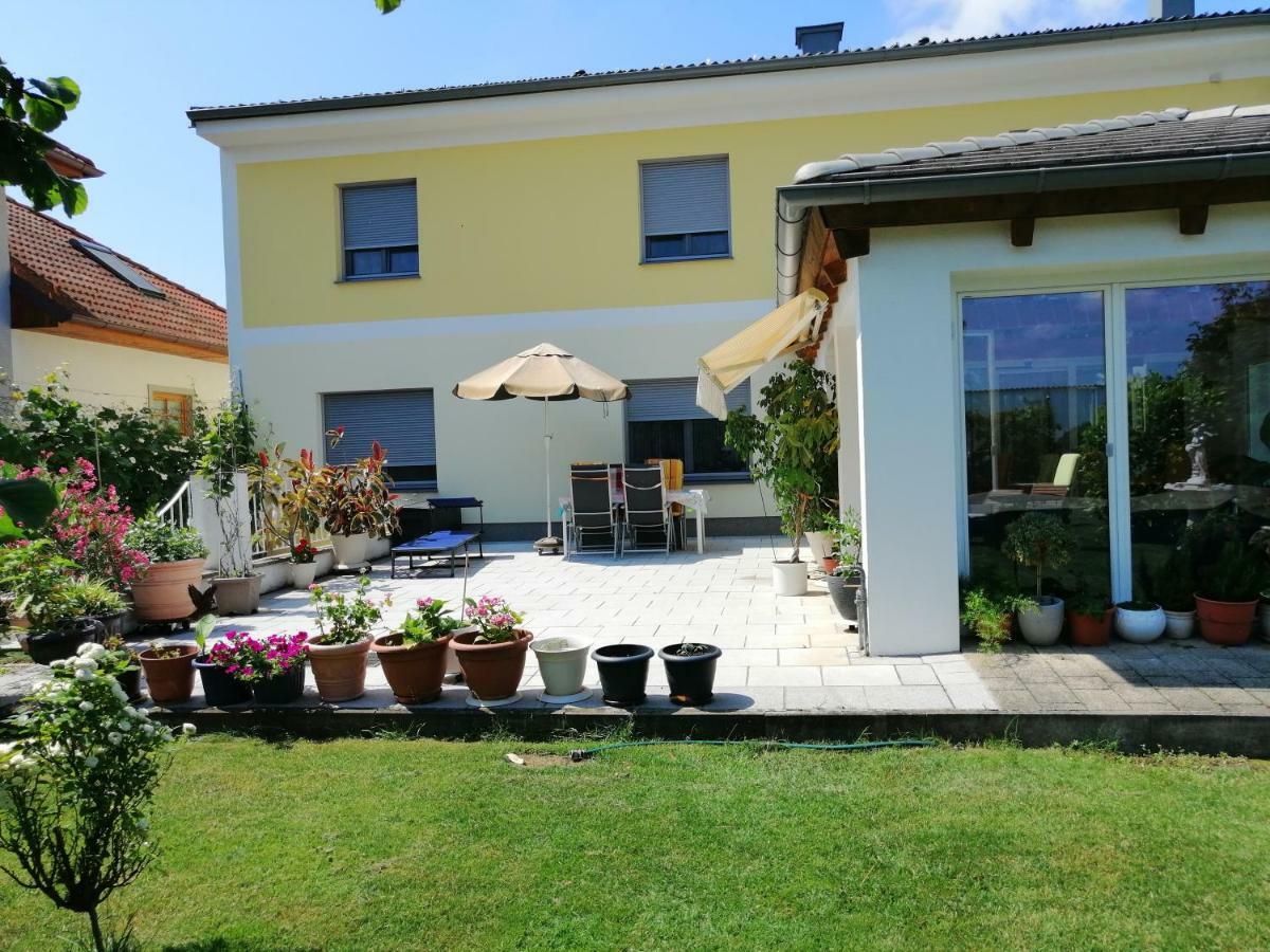Campingblick-Gaestehaus-Ferienwohnungen Podersdorf am See Exterior photo